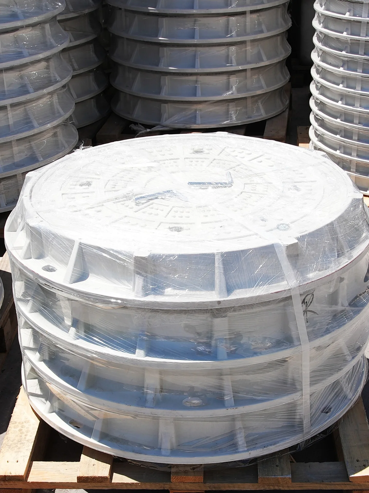 Composite Cover Delivery for a Telecommunications Infrastructure Project in Istanbul